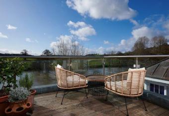 The Boathouse has Balcony rooms