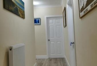 Royal Guest House II has Balcony rooms