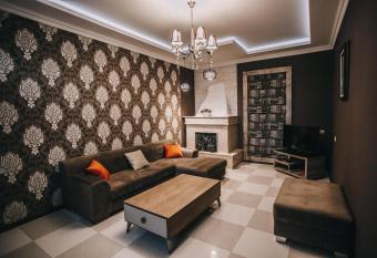 7 Rooms Hotel has Smoking/Balcony rooms