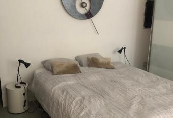 B&B Loft Jamar Gare Du Midi has Balcony rooms