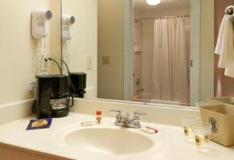 Super 8 by Wyndham Jackson/Ridgeland has Smoking rooms