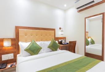 Hotel Amber Palace Mumbai Central allows 18 year olds to book a room