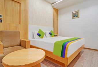 Treebo Trend Vinayak Inn allows 18 year olds to book a room