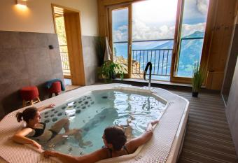 H  tel Plein Ciel has Balcony rooms