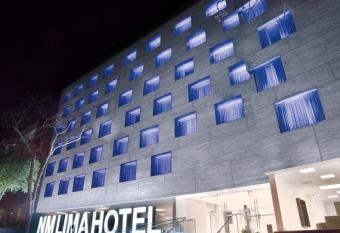 NM Lima Hotel allows 18 year olds to book a room