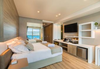 Oniros Residences has Balcony rooms