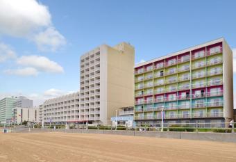 SureStay Studio by Best Western Virginia Beach Oceanfront has Balcony rooms