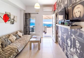 Alternative Plan has Balcony rooms