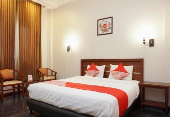 OYO Capital O 514 Omah Pari Boutique Hotel allows 18 year olds to book a room