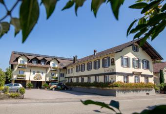 Landgasthof & Brauerei L  wen Sasbach has Balcony rooms