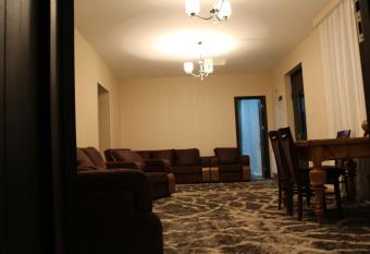 Guesthouse suja has Balcony rooms