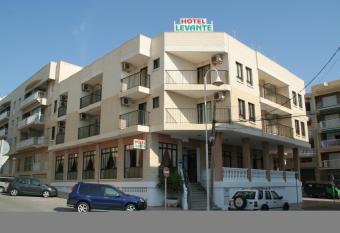 Hotel Levante allows 18 year olds to book a room