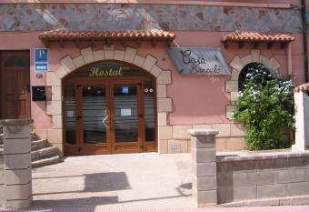 Hostal Casa Barcelo has Balcony rooms
