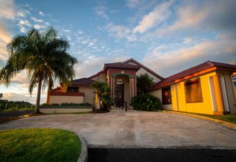 Hacienda el Jibarito has Balcony rooms