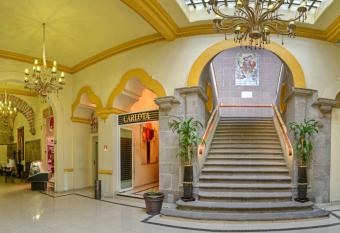 Hotel La Alhondiga has Balcony rooms