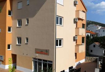 Hostel **Casa del Sole** has Balcony rooms