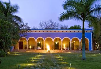 Hacienda Santa Rosa de Lima allows 18 year olds to book a room