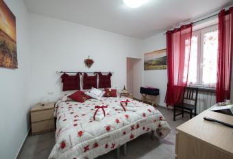Il grappolo -affittacamere- has Balcony rooms