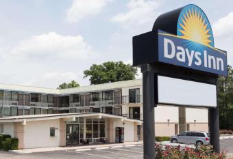 Motel 6 Raleigh Nc - Downtown South has Smoking rooms