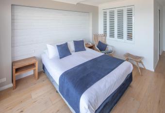 Ocean Front Motel has rooms with a private hot tub