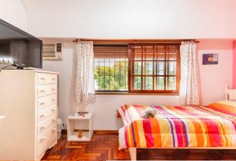 Experiencia Olivos allows 18 year olds to book a room