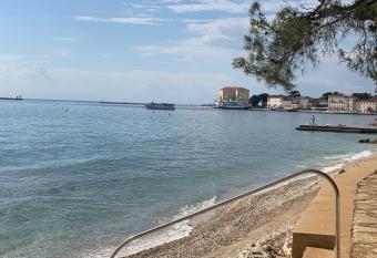 Apartment Mia has Balcony rooms