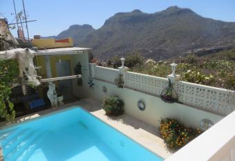 Finca Cortez allows 18 year olds to book a room