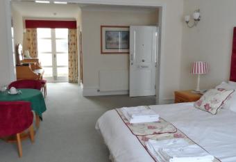 Charles House - Windsor Castle allows 18 year olds to book a room