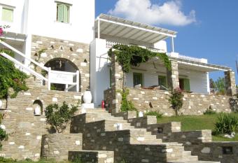 Elena Studios & Apartments has Balcony rooms