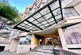 Rivoli Hotel Jakarta has Balcony rooms