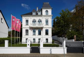 Boutique Hotel Villa am Ruhrufer Golf & Spa has Balcony rooms