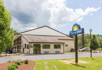 Days Inn by Wyndham Athens has Smoking rooms