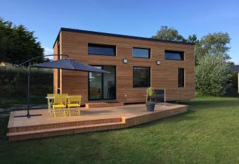 Tiny House sur la cote bretonne has Balcony rooms