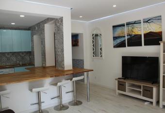 19C Av Marginal - Casas & Papeis has Balcony rooms