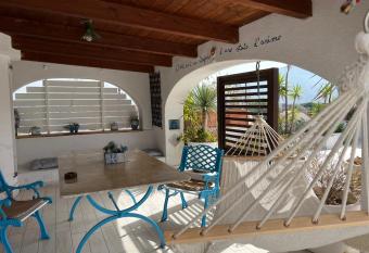 Pompei Sunday Estate  has Balcony rooms