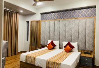 Hotel Sunstar Grand has Balcony rooms