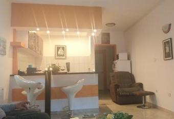 Apartman NV has rooms with a private hot tub