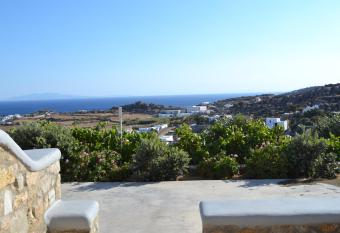 Oniropetra Apartments Mykonos has Balcony rooms