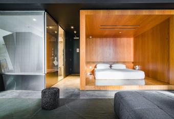 Hotel Alameda, Highline has rooms with a private hot tub