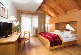 Ciasa Roby has Balcony rooms