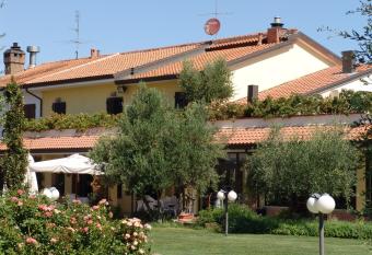 Fattoria Belvedere has Balcony rooms