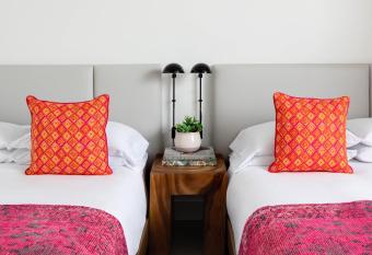 Bluebird Spa City Motor Lodge has Balcony rooms