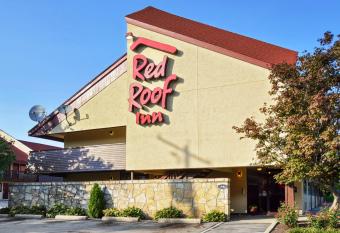 Red Roof Inn Benton Harbor - St. Joseph allows 18 year olds to book a room