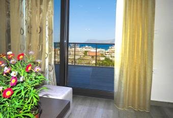 Kastelli View has Balcony rooms