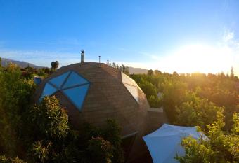 Domo La Luz has rooms with a private hot tub