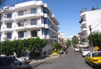 Olas Altas 534 Interior 4 has Smoking/Balcony rooms