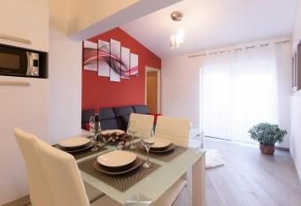 Apartmani Judita allows 18 year olds to book a room