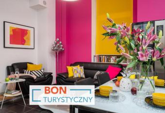 Absynt Hostel Wroc  aw allows 18 year olds to book a room