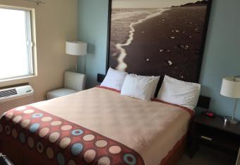 Super 8 by Wyndham College Station has Smoking rooms