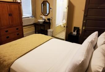 1905 Basin Park Hotel allows 18 year olds to book a room